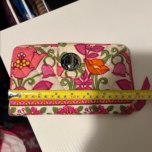 Vera Bradley Turn Lock Wallet w/Hot Pink Orange and Pink Flowers Spring Summer - Picture 6 of 7